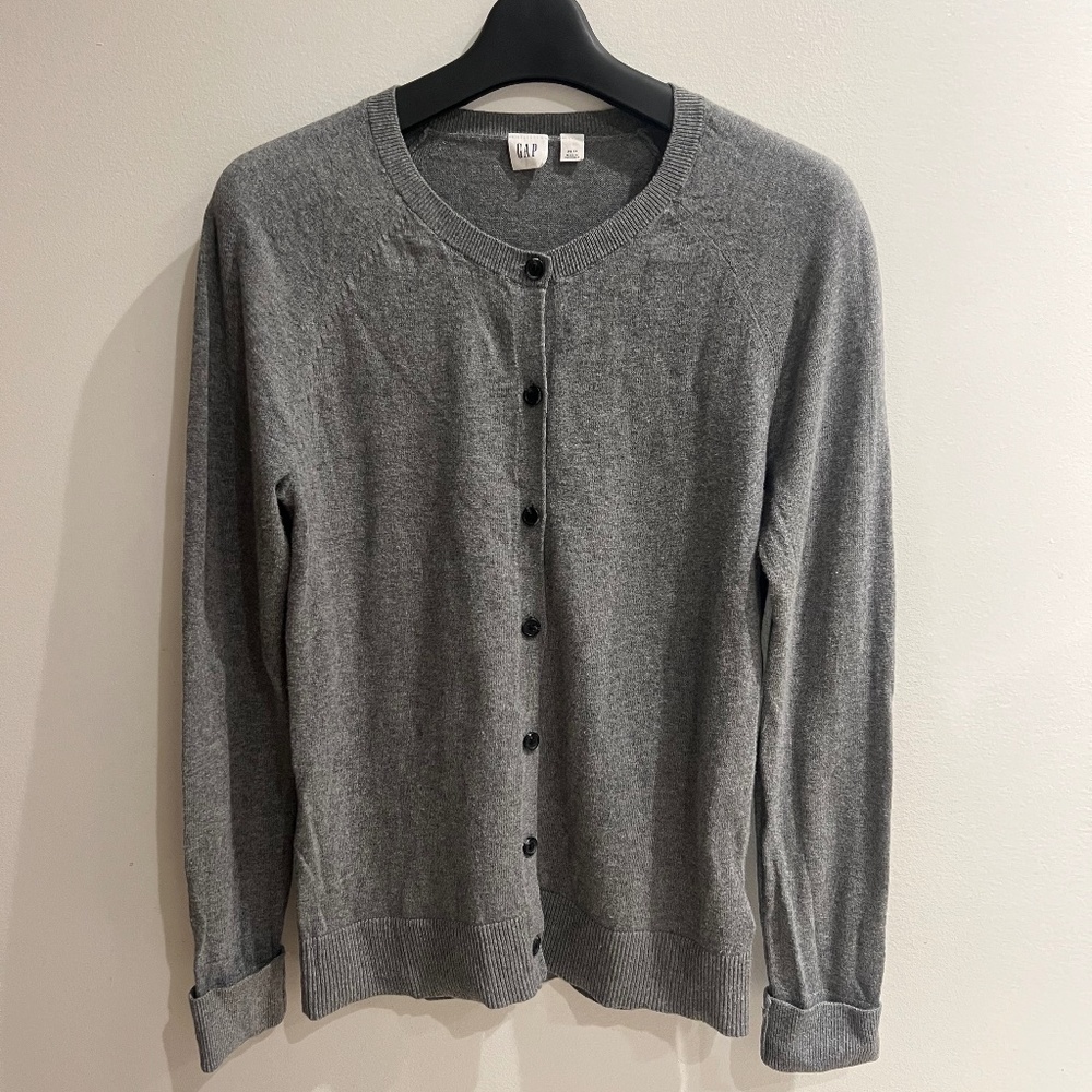 Gap basic knit sweater